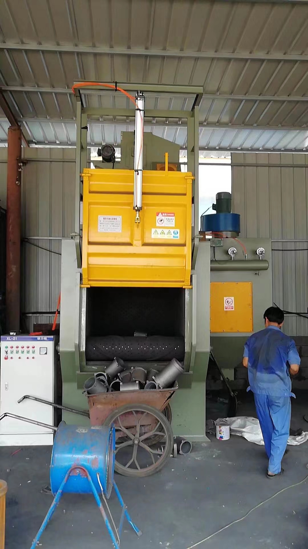 Q326自動(dòng)上下料拋丸機(jī)